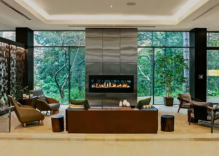 Hotel with Tennis: Crowne Plaza Toronto - North York By Ihg