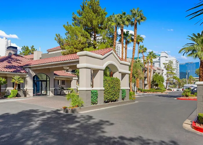 Beach hotel: Desert Rose Resort