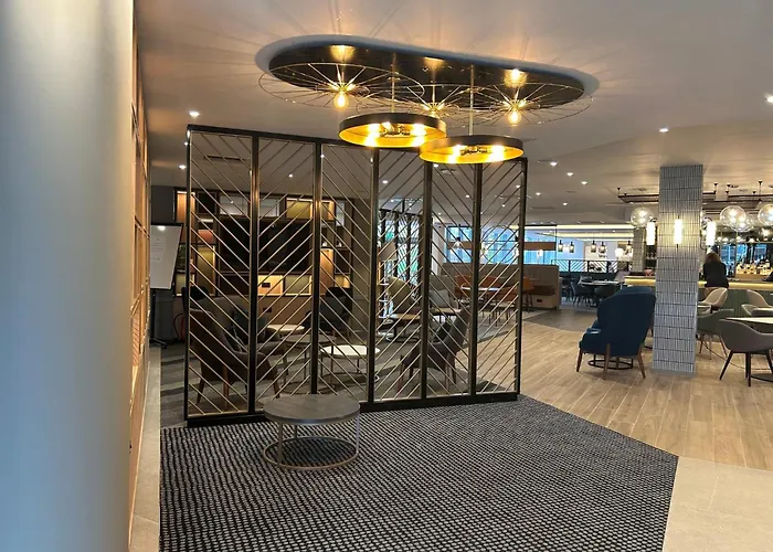 Hotel near College: London Luton Vale Hotel