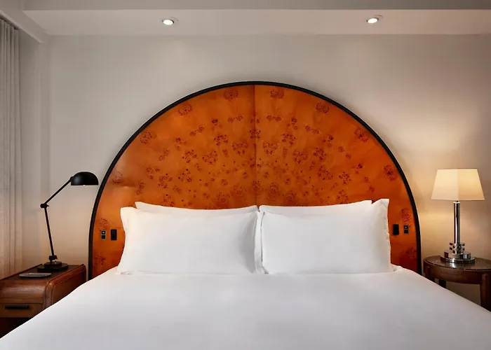 Hotel with view: Lyle Dc