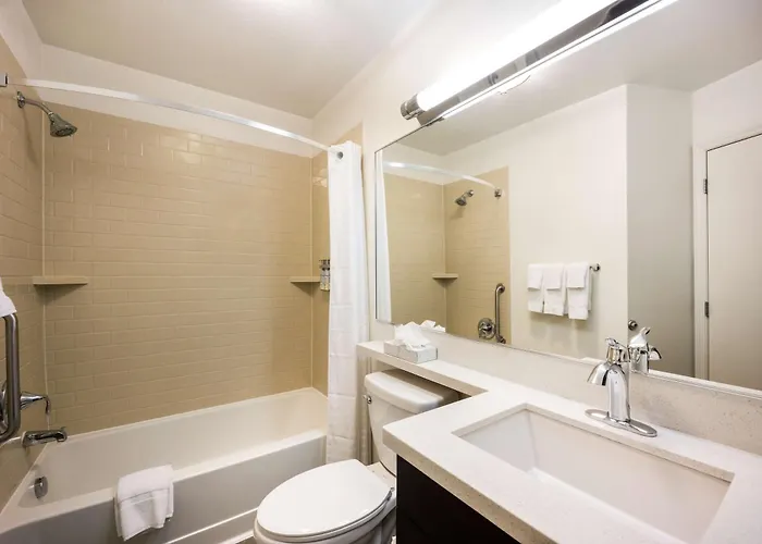 Luxury hotel only: Sonesta Simply Suites Phoenix Glendale