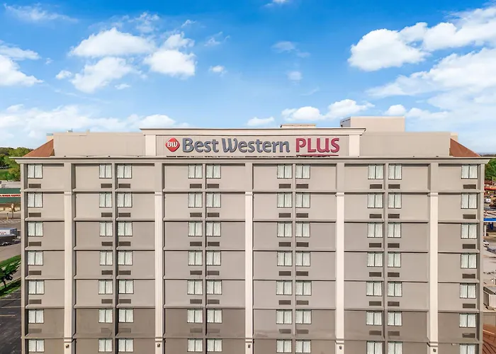 Hotel with view: Best Western Plus The Charles Hotel