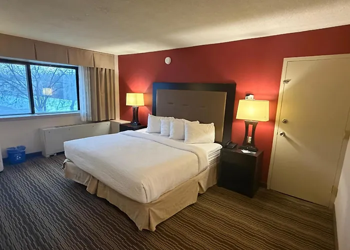 Golf hotel: Randolph Hotel Liverpool Syracuse Airport West, Trademark