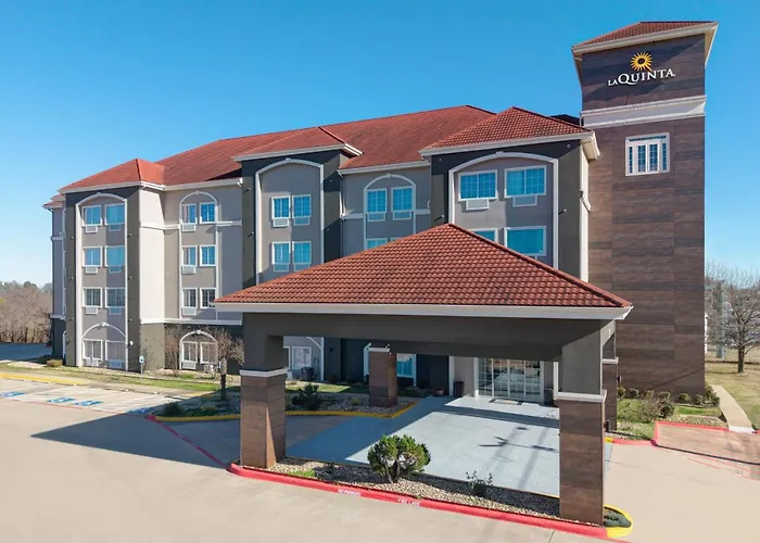 3 star hotel: La Quinta Inn And Suites By Wyndham Paris