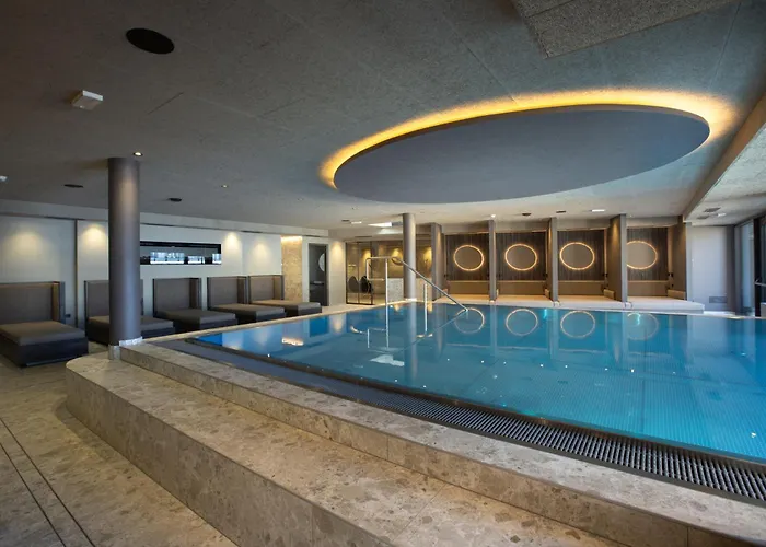 Chalet Tyrolian Apartments - By Familiaris - Pools 500 Meters