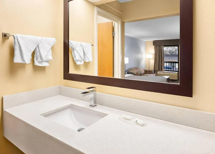 Resort: Quality Inn Perry - National Fairgrounds Area