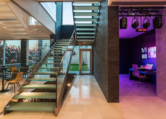 Cheap hotel: Hf Fenix Music