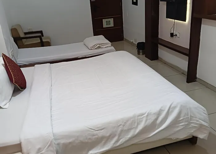 Hotel Kalinga Lake View