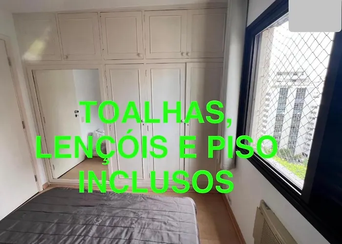 Flat Rua Haddock Lobo 867 com 2 Quartos e Sacada e Enxoval