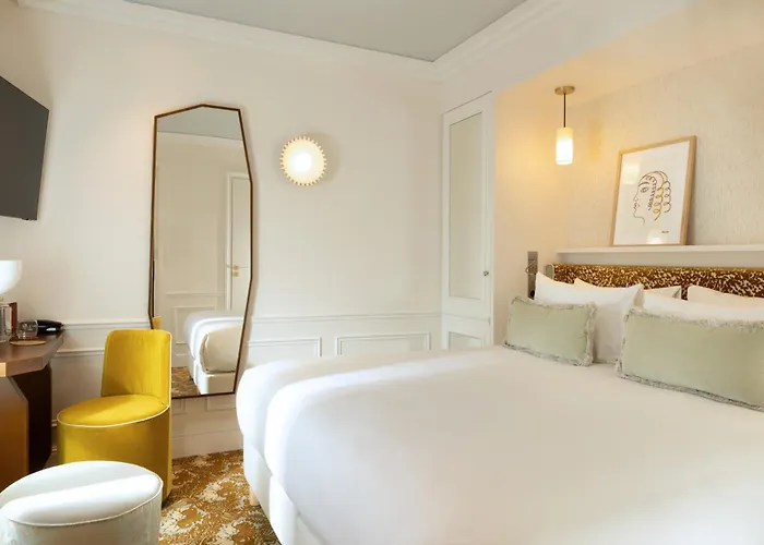  Almarine Eiffel & Spa By Malone