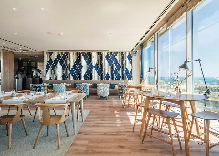 Beach hotel: Leonardo Royal Hotel Barcelona Forum