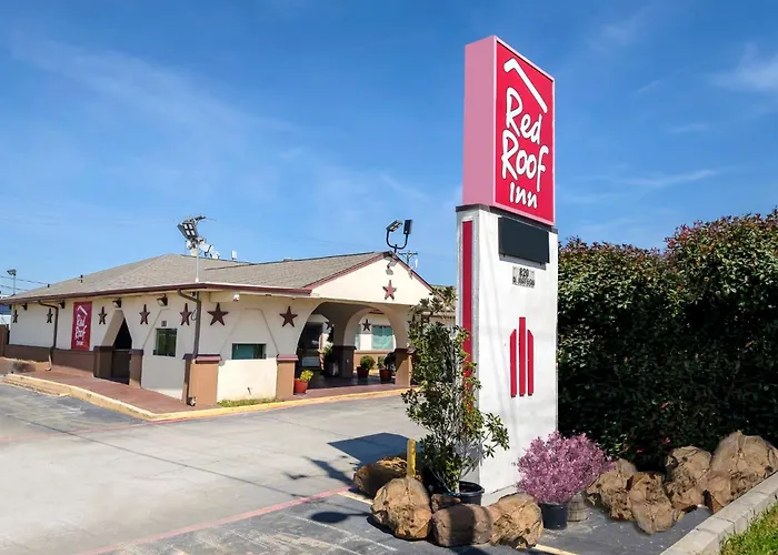 Red Roof Inn - Entertainment District
