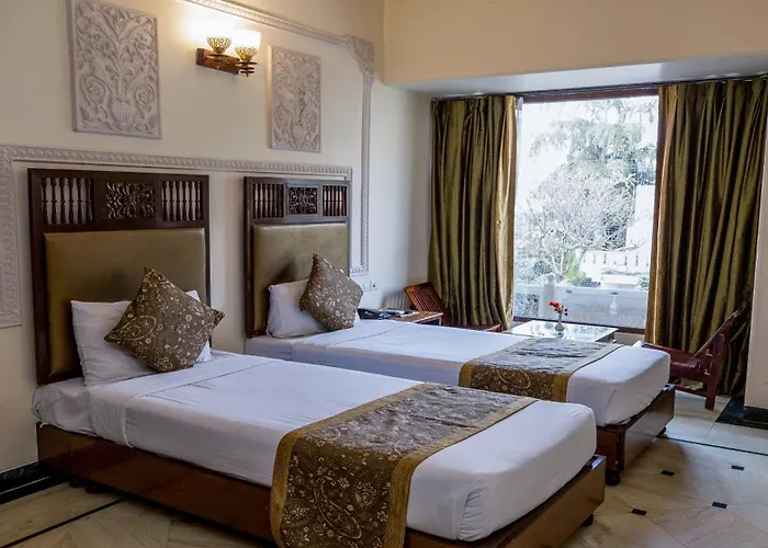 Nahargarh Haveli-Near Train Station Metro