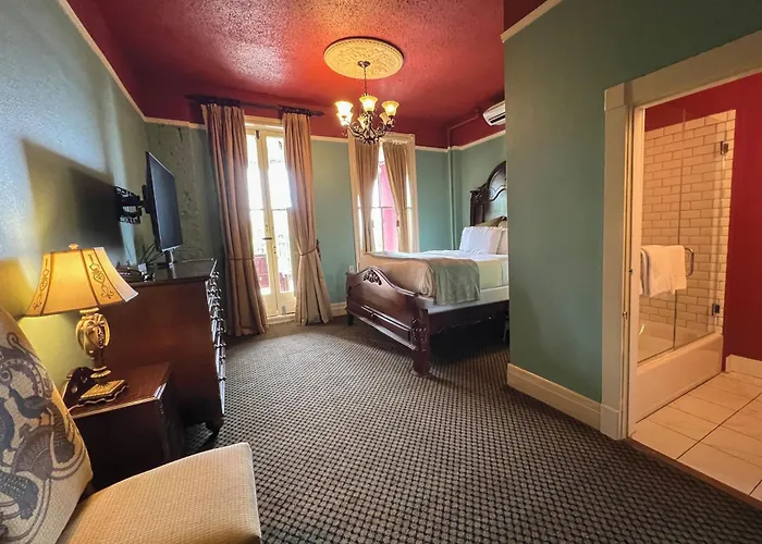 1886 Crescent And Spa