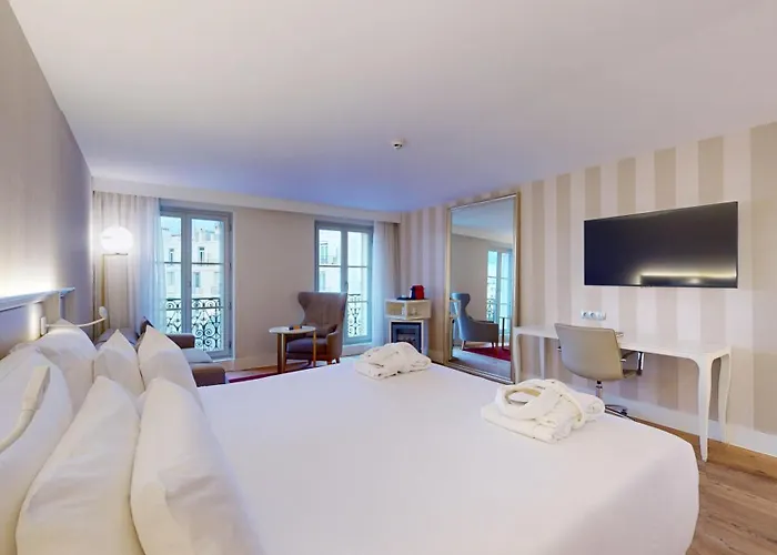 Hotel with view: Nh Collection Marseille