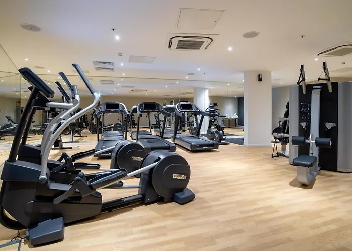 4 star hotel: Holiday Inn Express - London Heathrow T4 By Ihg