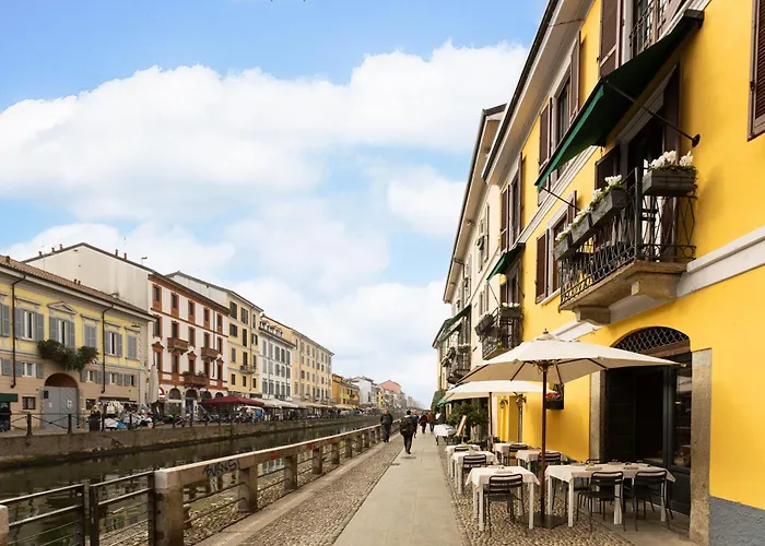 Alzaia Naviglio Grande