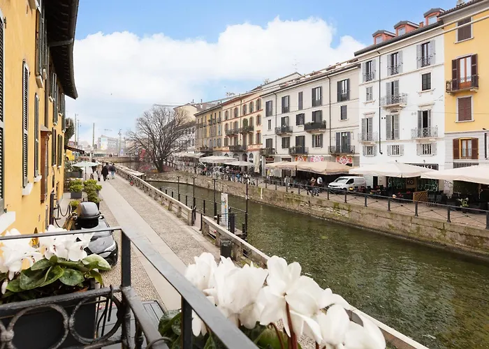 Alzaia Naviglio Grande