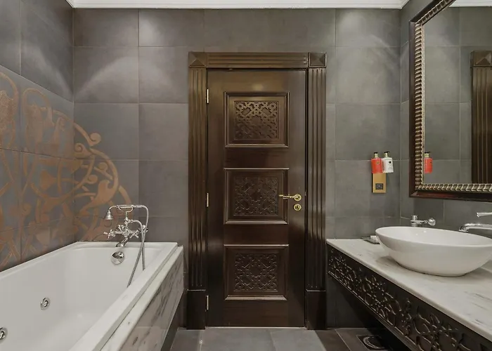 Zabeel Saray Royal Residences Lagoon