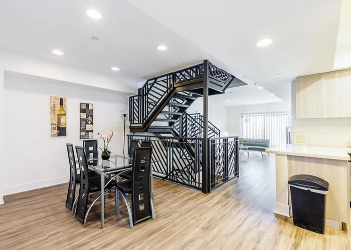 Sunset Boulevard Apartments