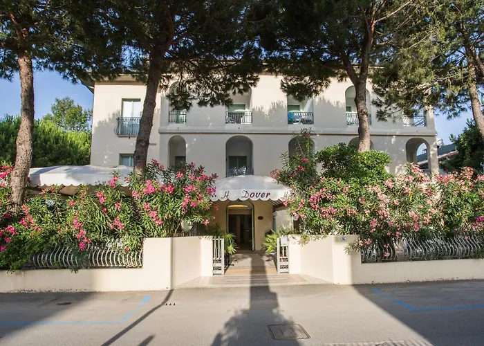 Albergo centrale: Hotel Dover Rooms & Coffee Adults Friendly