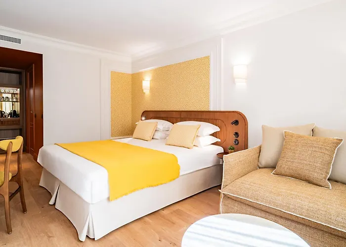 Hotel with view: Citadines Croisette Cannes