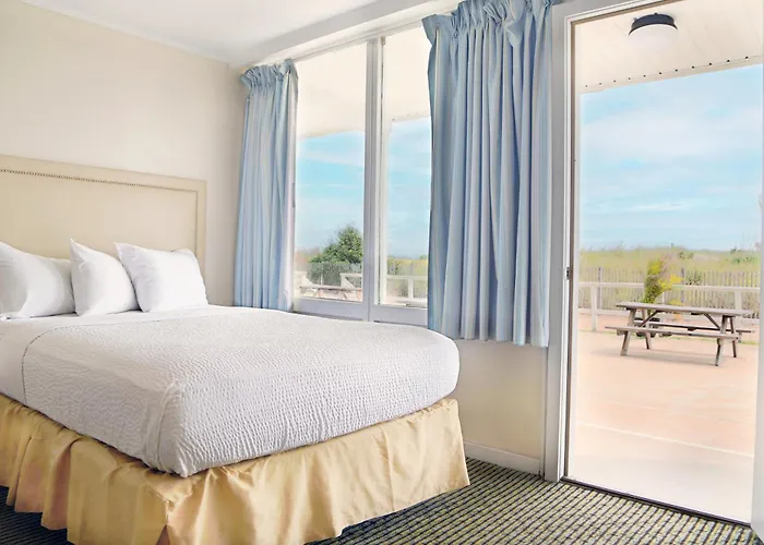 Cheap hotel: Seabonay Oceanfront Motel