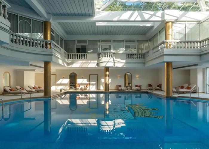 Hôtel pour familles: Waldorf Astoria Versailles - Trianon Palace