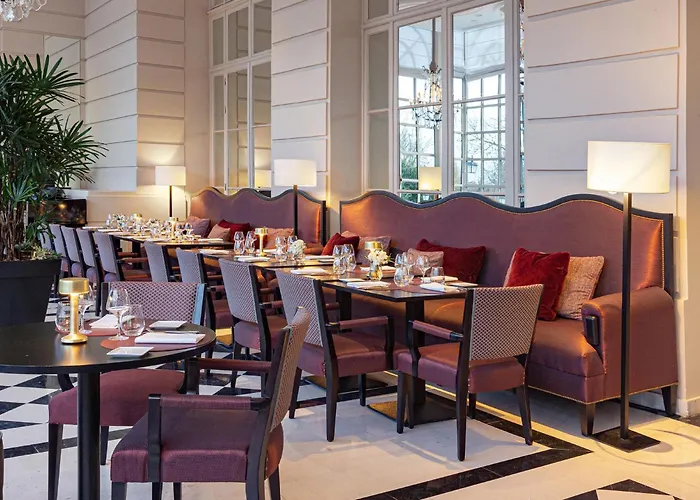 Hôtel pour familles: Waldorf Astoria Versailles - Trianon Palace