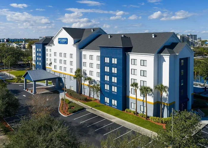  Comfort Inn & Suites Near Universal Orlando Resort-Convention Ctr