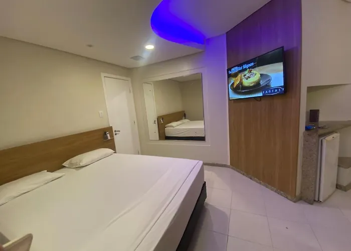 Hotel com jacuzzi: Fantasy Motel