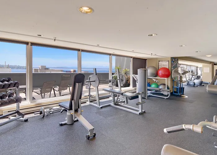 Newmark Bayview Luxury Suite