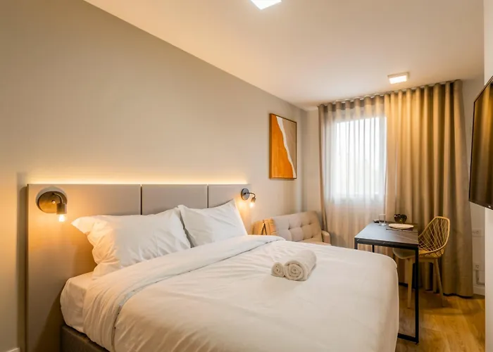 Easy Life Campus PUC by Xtay - Hospede-se próximo ao Viasoft Experience e Estádio Durival