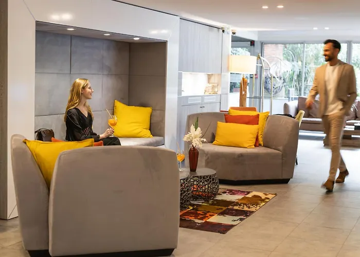 Central hotel: Cezanne Hotel