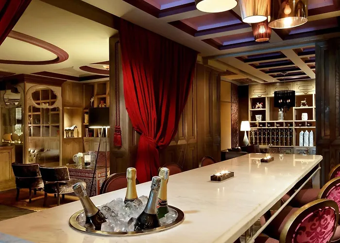 Beach hotel: Sofitel Saigon Plaza