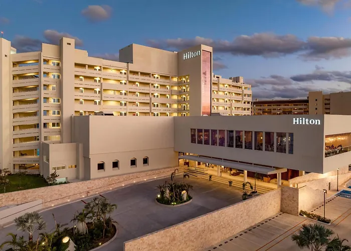 Hotel with Tennis: Hilton Cancun Mar Caribe All-Inclusive Resort