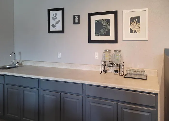 Beach hotel: Country Inn & Suites By Radisson, Appleton Airport - Fox River Mall Area