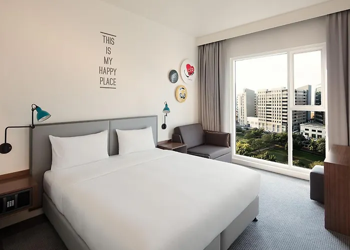 Hotel with view: Rove Trade Centre