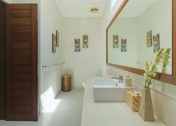 Villa: Villa Kashantre, 4 Bedroom, Sleeps 12