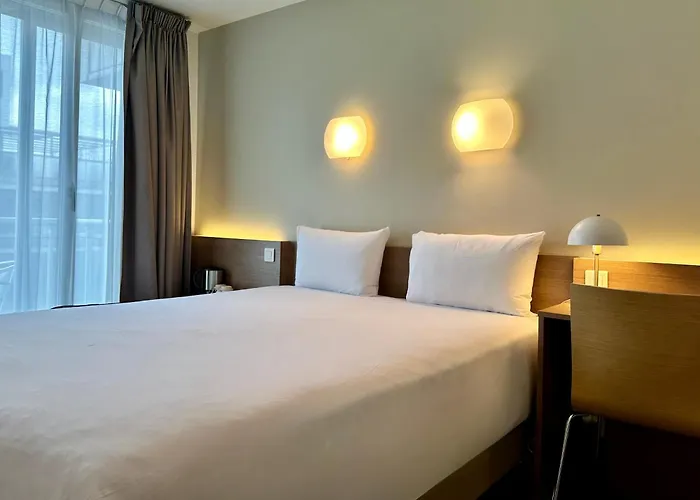 Strandhotel: Campanile Paris 12 - Bercy Village