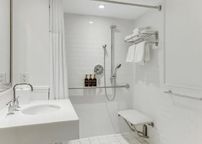 Hot Tub in Room Revere Boston Common
