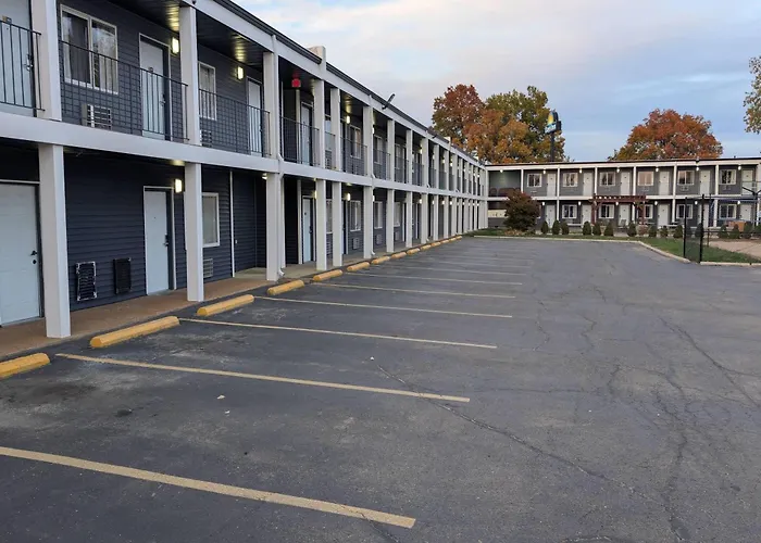 Days Inn By Wyndham Champaign/Urbana