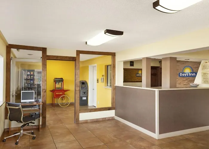 Days Inn By Wyndham Champaign/Urbana