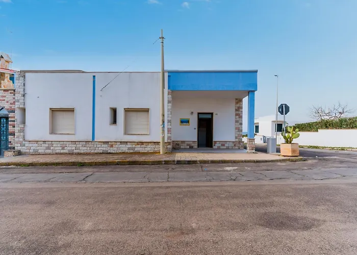 Hotel sulla spiaggia: Le camere di Riva delle donne by Vivimy