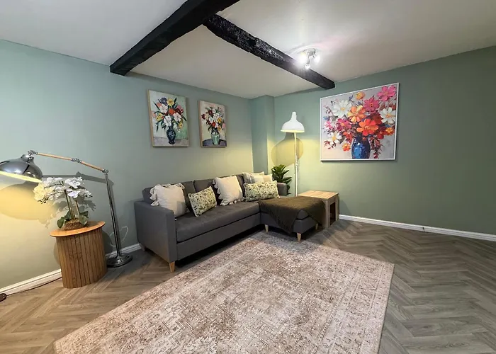 Vacation homes Millers Cottage With Free Allocated Parking