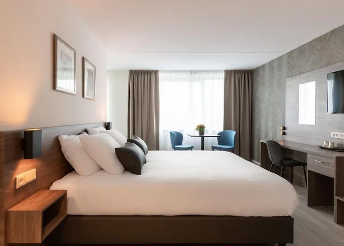  Golden Tulip Ampt Van