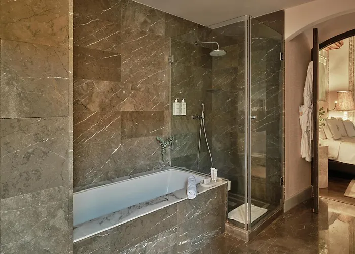 Luxe hotel: Hospes Palacio Del Bailio, A Member Of Design Hotels