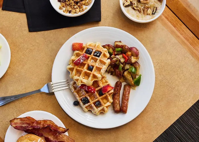 Renaissance Chicago O'Hare Suites Hotel