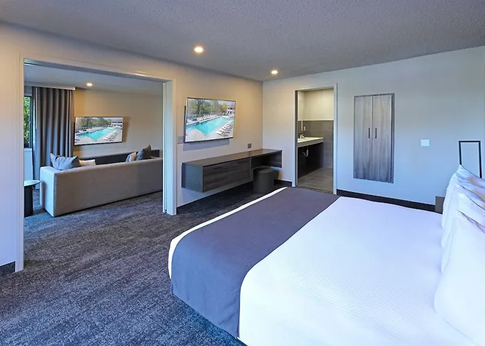 Ruby River Hotel (Adults Only)