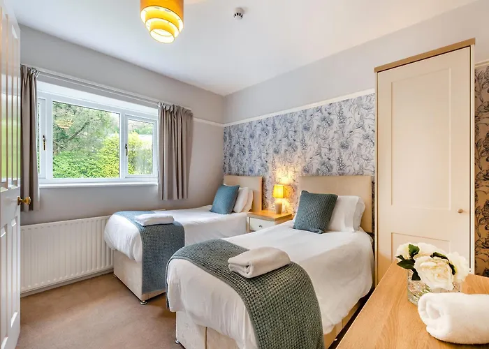 Corner Cottage - Lp2